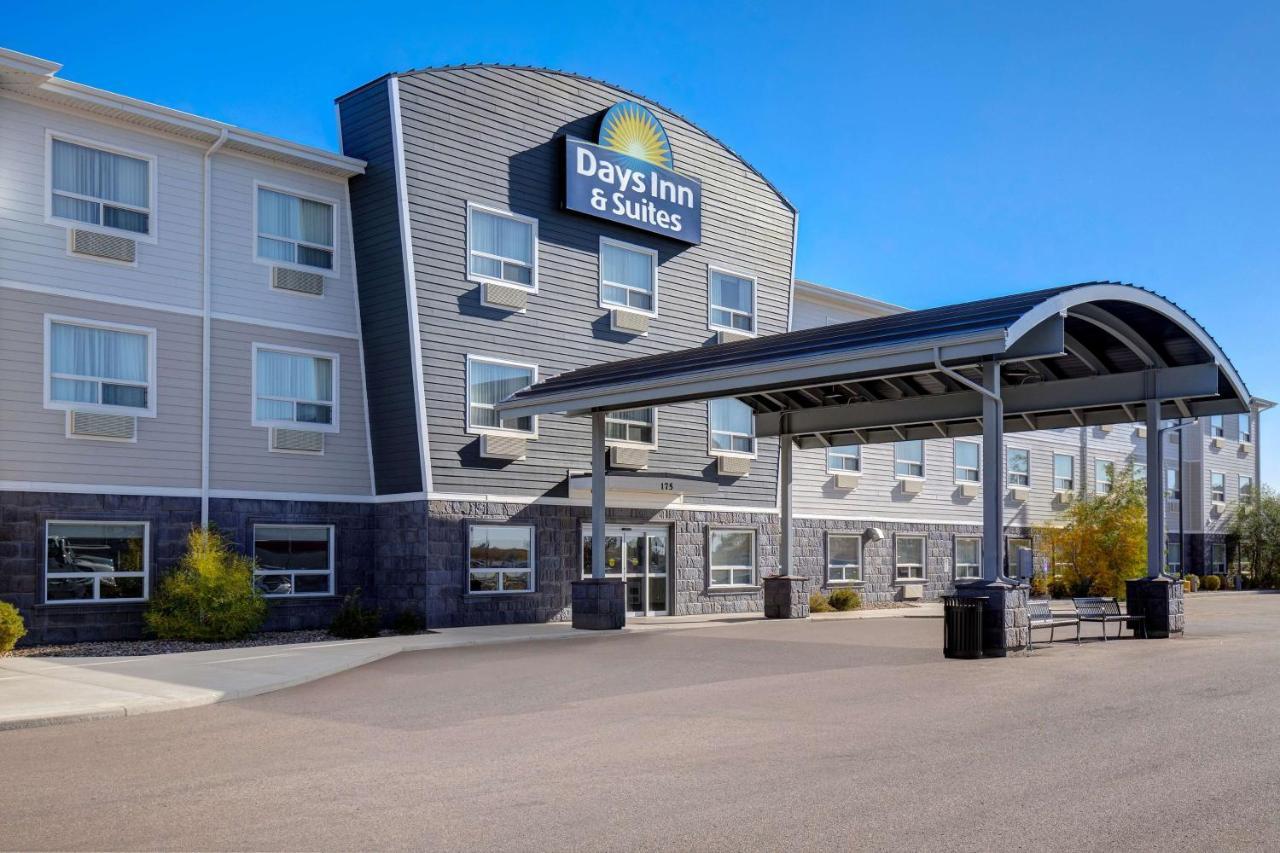 Days Inn & Suites By Wyndham Warman Экстерьер фото